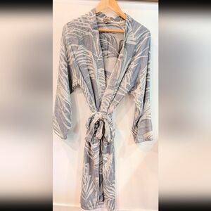 Light Blue & White Patterned Kimono Robe